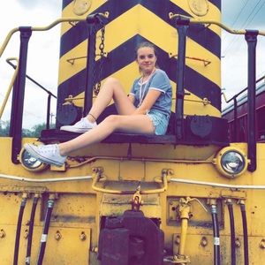 Meet your Posher, Caitlyn